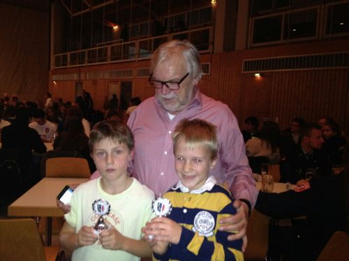 Sportlerehrung 2015 Talentinos mit Trainer 01